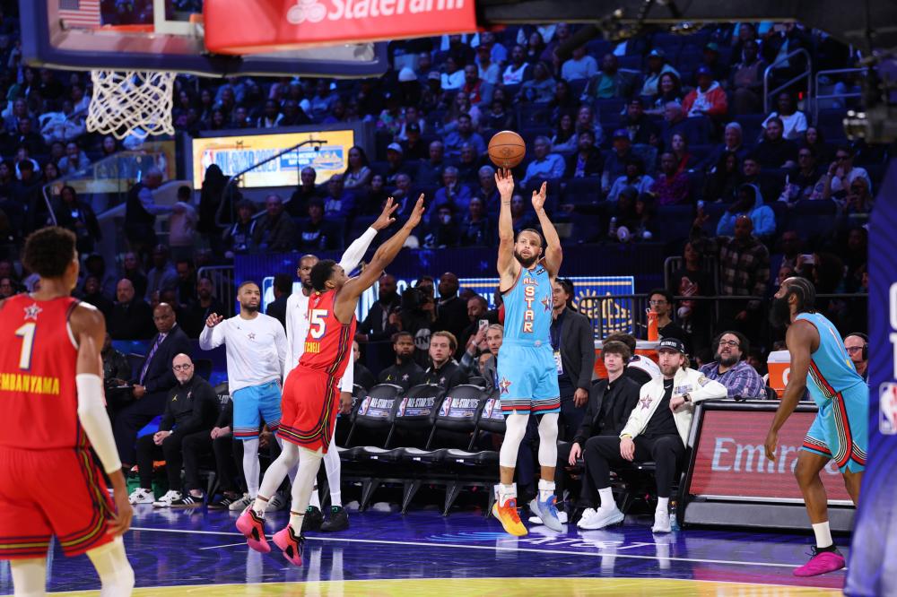 拉亚展现了 拉亚展现了