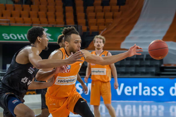 攻端面临巨 攻端面临巨